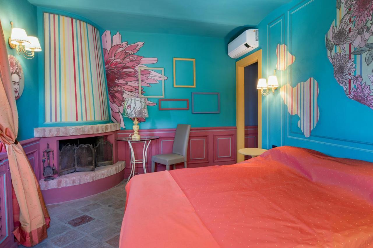 Segnavento -Rooms And Suites- Manta Luaran gambar